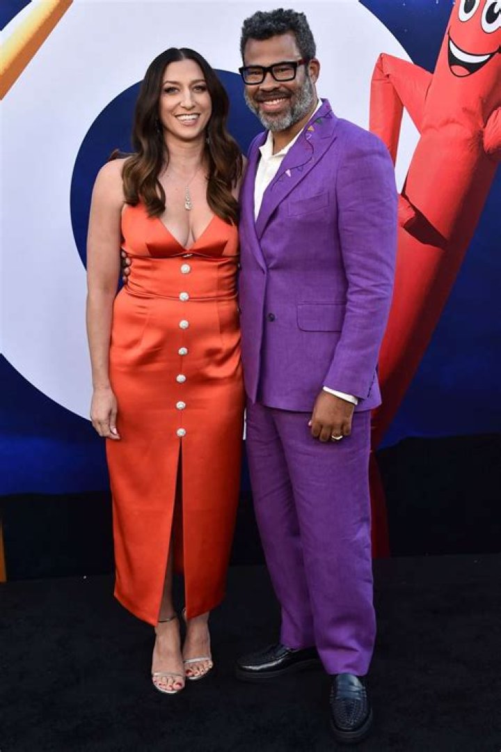 Brooklyn Nine-Nine actress Chelsea Peretti is married to Jordan Peel. ·