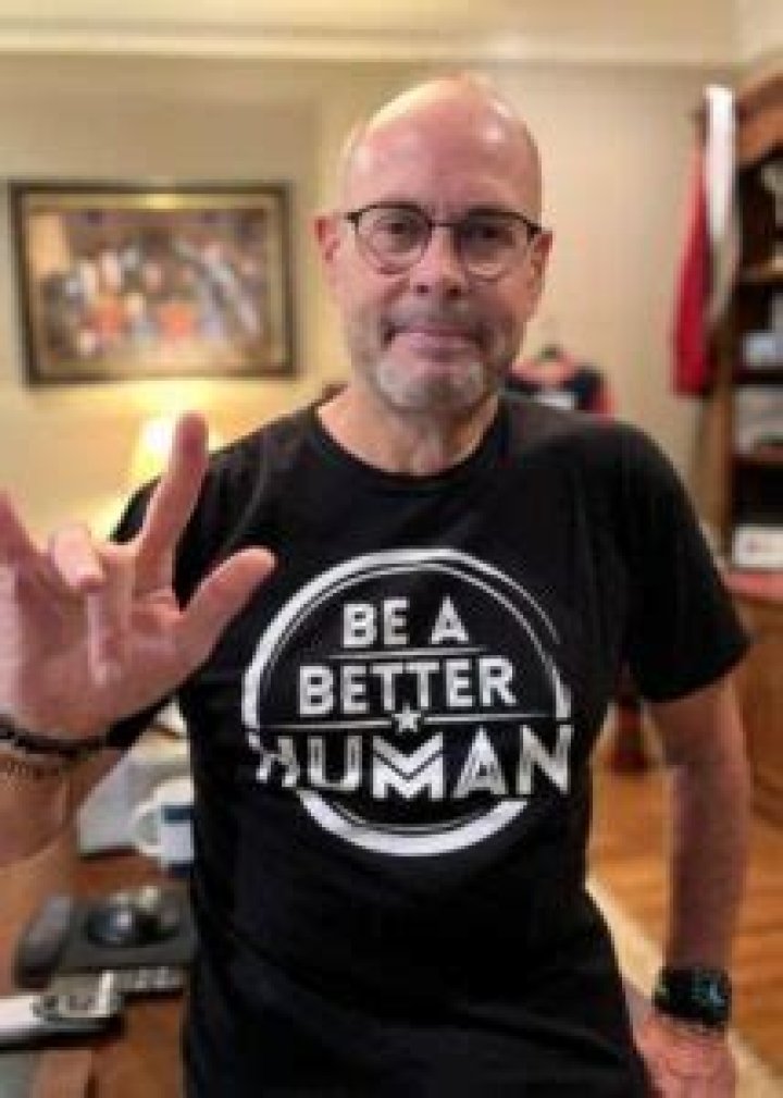 Ernie Johnson Height