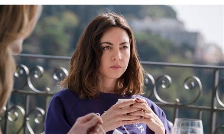 Okay, TikTok, You Can Calm Down About Aubrey Plaza at the SAG Awards Now |