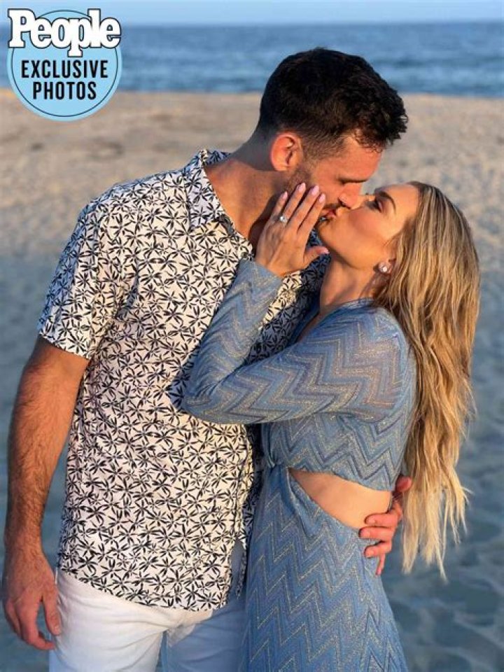Summer Houses Lindsay Hubbard and Carl Radke Wont Have Their Fall Wedding |